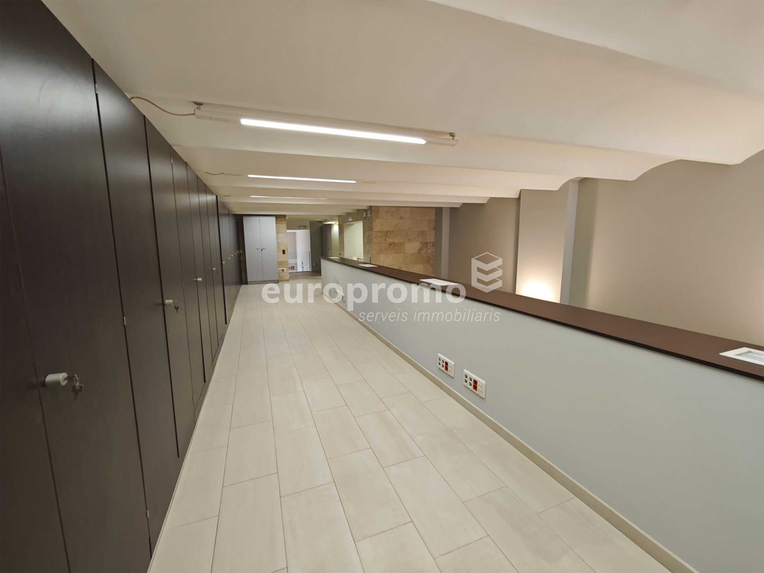 Local de 400m2 situat al centre de Girona!